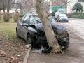 Катастрофирала кола четвърти ден не мърда от мястото на удара