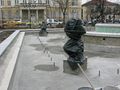 Опаковаха с черни найлони момичетата на Далчев пред фонтана на „Батенберг“