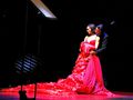 С рокля от 138 метра коприна танцува Кармен от „Арабеск“