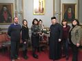 Гимназисти ушиха нови архиерейски  одежди на Русенския митрополит Наум 