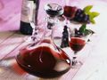 Декантер, гарафа или обикновена кана -  зависи кой каква почит отдава на виното