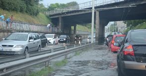 Над 20 литра дъжд на квадрат за 50 минути наводниха улиците в Русе