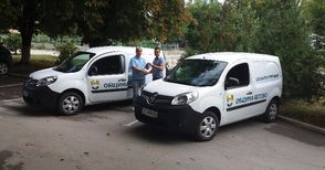 Два нови автомобила разнасят храна на бедните във Ветово