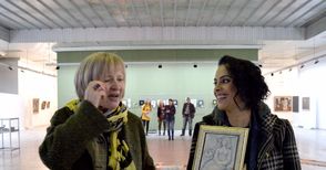 Художничка пристигна от Истанбул за наградата на публиката на биеналето