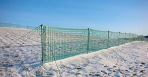 3000 метра снегозадържащи огради ще пазят най-ветровитите участъци в Русенско