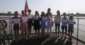 Деца се разходиха с корабче по Дунав и взеха награди за рисунки