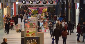 Над 18 000 дойдоха на шопинг в Черния петък в Мол Русе