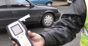 Таксиметров шофьор на 2.7 промила се заби в стълб на бул.“Липник“