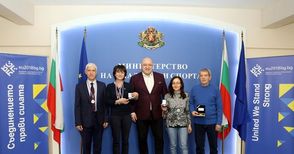 Медици спортисти с почетни медали от Красен Кралев