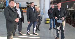 Евродепутати посетиха завода на „Експрес  Сервиз“, който според БДЖ не съществува