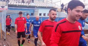 Старши треньорът на „Бенковски“ игра едно полувреме срещу „Локо“