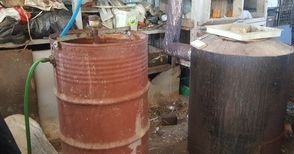 Над 1.3 тона незаконна ракия иззета от склад в Долапите