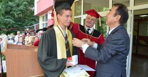 Японският посланик връчи дипломите на „японския“ випуск на „Васил Левски“