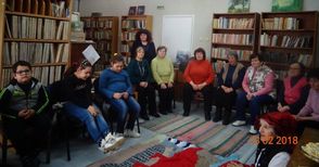 Ивановски певици впечатлиха ученици с родолюбиви песни