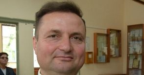 Директорът на пощата в Кирнодж написа румънско-български буквар