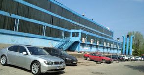 Нов и дано да е последен ремонт на покрива на залата в „Здравец“