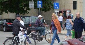 Велосипедисти отново опасно превзеха пешеходните зони