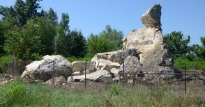 Хилядолетната скала на Крали Марко в Стълпище се превърна в руини