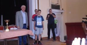 Млада шахматна надежда победи  в международен турнир в Шумен