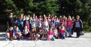 Деца от две училища бяха на планинска ваканция в Узана