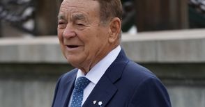Игнат Канев връчва на отличници  международни стипендии на свое име 