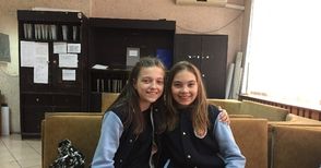Дарина и Мартина, които намериха и върнаха портмоне: Не се чувстваме героини, не ни е било целта да сме във вестника и във Фейсбук