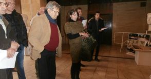 Жури с председател Янко Бонев  избира русенския паметник на Левски