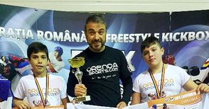 Кикбоксьори на „Хелиос“ с два медала от Румъния