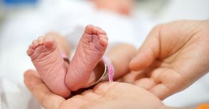 Пълен синхрон: Две близначки родиха в един ден в Русе