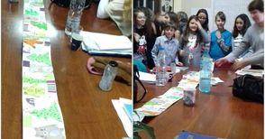 С 4-метрова честитка петокласници  поздравиха учителите в Музикалното