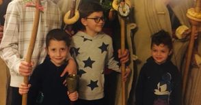 Коледарите в Иваново даряват 1200 лева за лечението на малкия Божидар