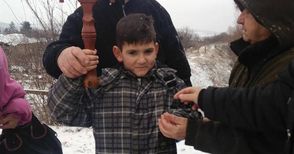 Осемгодишен именник стана победител в богоявленския ритуал в Чилнов