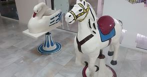 Кон и лебед от детски фризьорски салон станаха експонати в музея