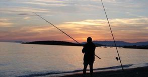 Инспектори дебнат за улов на дребни рибки от езерото Липник