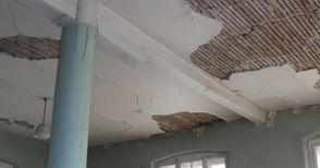 Спукана колона заплашва от срутване емблематична гимназия на „Александровска“