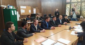 ВМРО и НФСБ залагат на специалисти от  всички професии