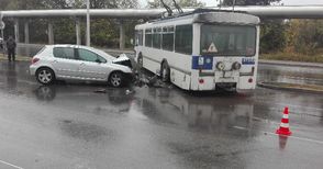 57-годишен мъж загина в сблъсък с тролейбус