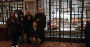 Русенци от „Свети Николай“ се поклониха пред мощите на светеца-патрон в Бари