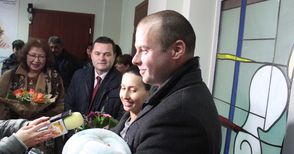 Кметът Пенчо Милков ориса първото бебе за 2020 година