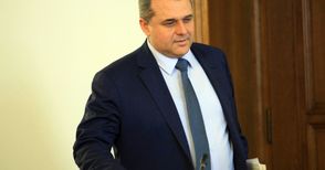 Иван Гранитски представя новата книга на депутата Искрен Веселинов
