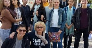 Преподавателка от Математическата  издаде книга за драма-педагогиката
