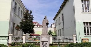 Зюхтю Калит ще реставрира паметника на Отец Паисий, най-стария в страната