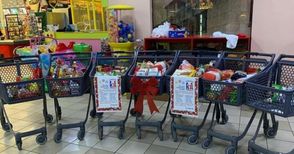 Кампанията „Купи и дари“ събра храни за 3000 лева за хора в нужда