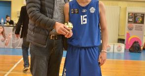 Глушков отличи русенски баскетболист на турнир в София