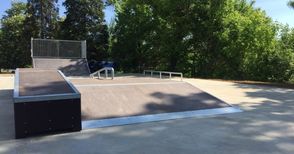 Правят скейт парк до паркинга срещу паметника на Альоша