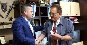 Георги Чонов отличен със Златна значка за 80-годишния му юбилей