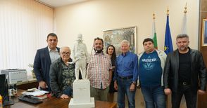 Учредяват сдружение за издигане на паметник на Панайот Хитов