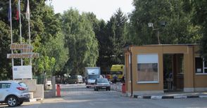 По следите на една фалшива новина: Няма колона украински тирове пред „Дунарит“