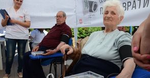 300 русенци си мериха кръвното  безплатно на централния площад