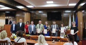 Петима учители с най-високото отличие в образованието - награда „Неофит Рилски“